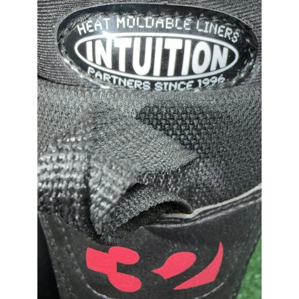 thirtytwo STW Boa Heat Moldable Dial Snowboard Boots Black Red White Men Size 7‎